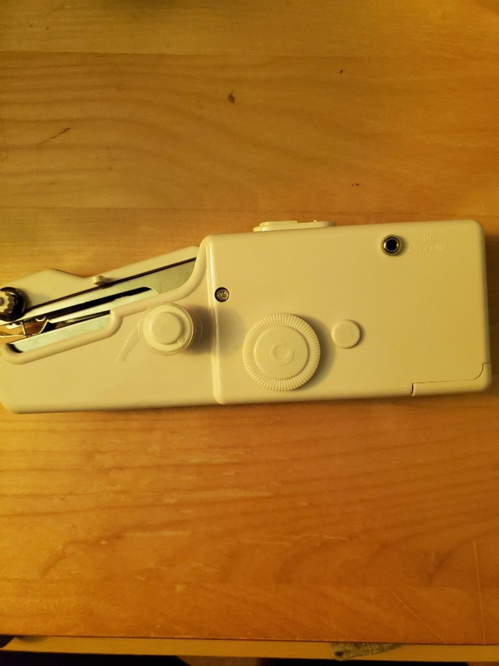 Handheld Sewing Machine - Picture 10 of 10